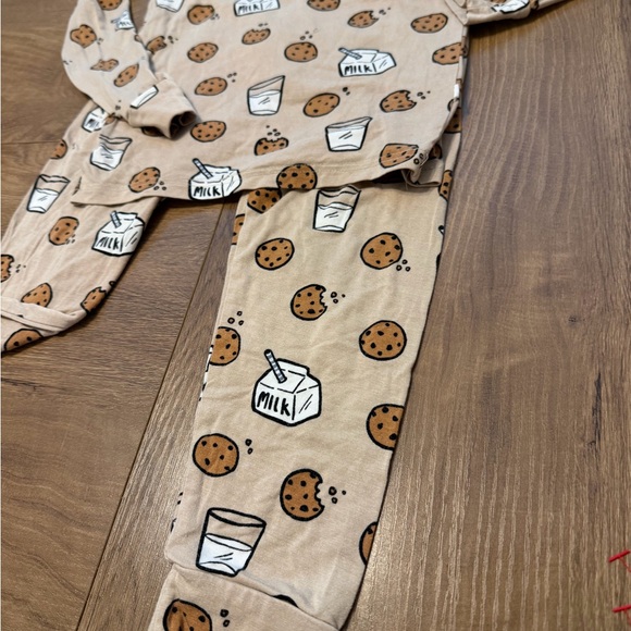 Brave Little Ones Cookies and Milk Bamboo Two-Piece Set - Picture 4 of 5